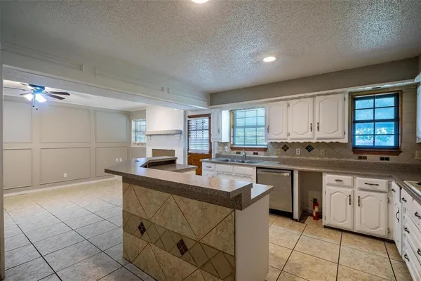 $3,095 | 4212 Village Green Drive, Irving, TX 75038