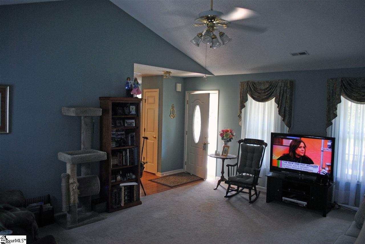 103 Grindstone Way Anderson, SC 29625 - Photo 3 of 24 Gallery Image 3
