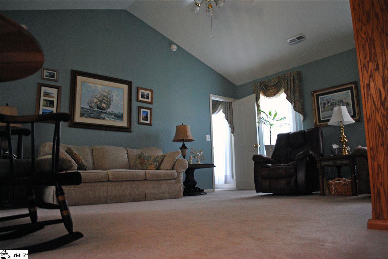 103 Grindstone Way Anderson, SC 29625 - Photo 4 of 24 Gallery Image 4