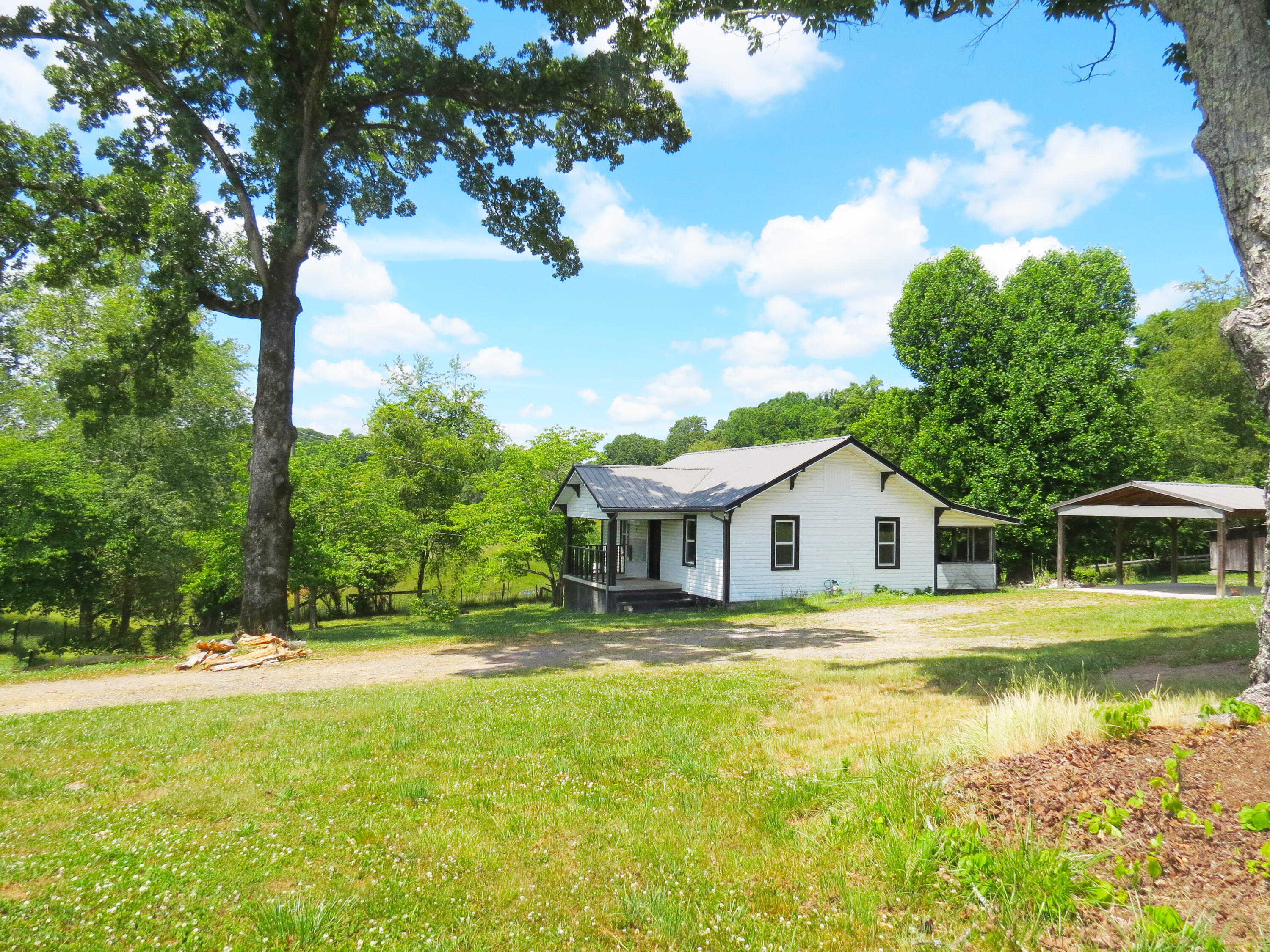 199 Long Hollow Road Clinton, TN 37716 - Photo 3 of 34 lh2