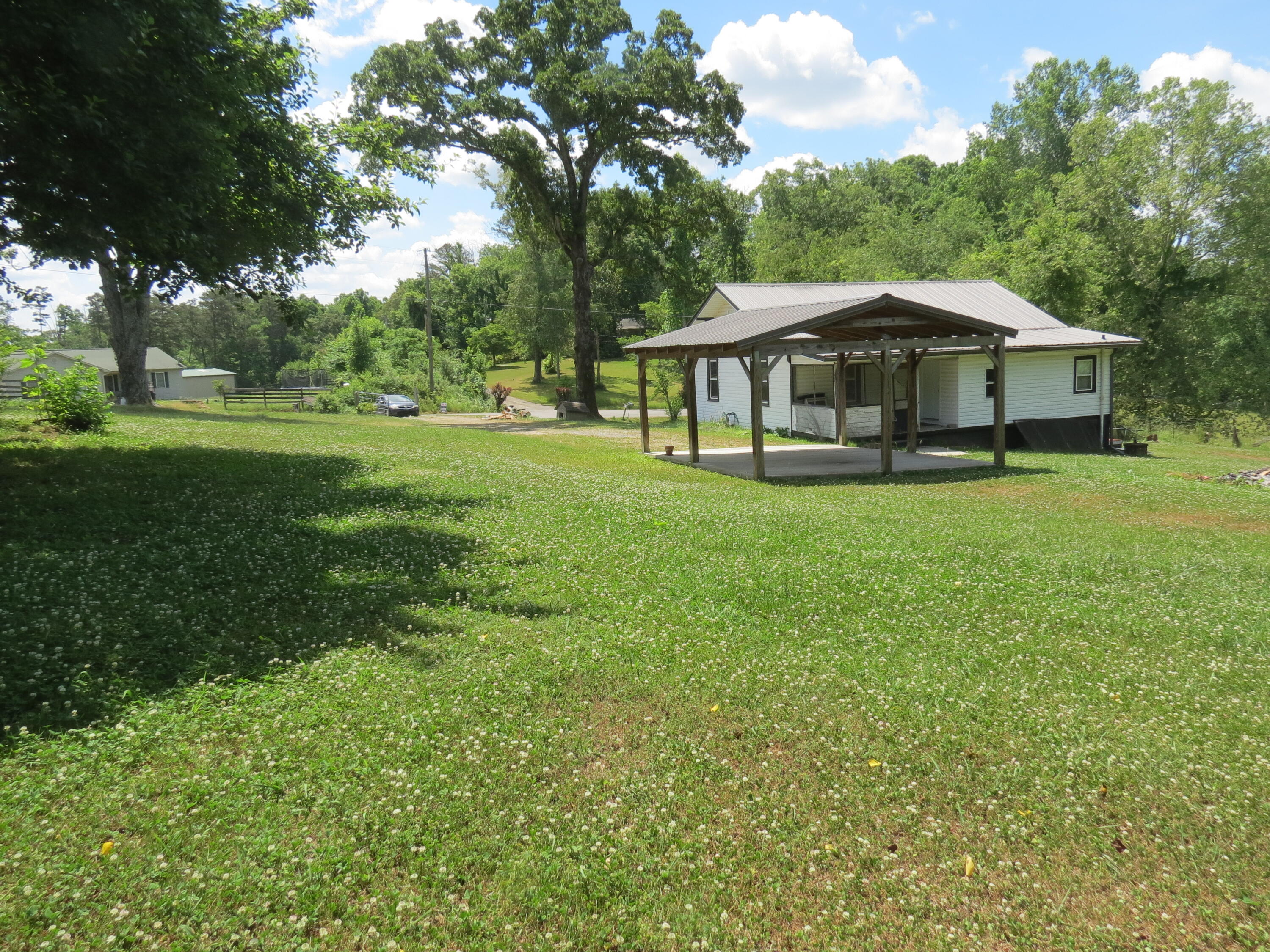 199 Long Hollow Road Clinton, TN 37716 - Photo 6 of 34 IMG_5218