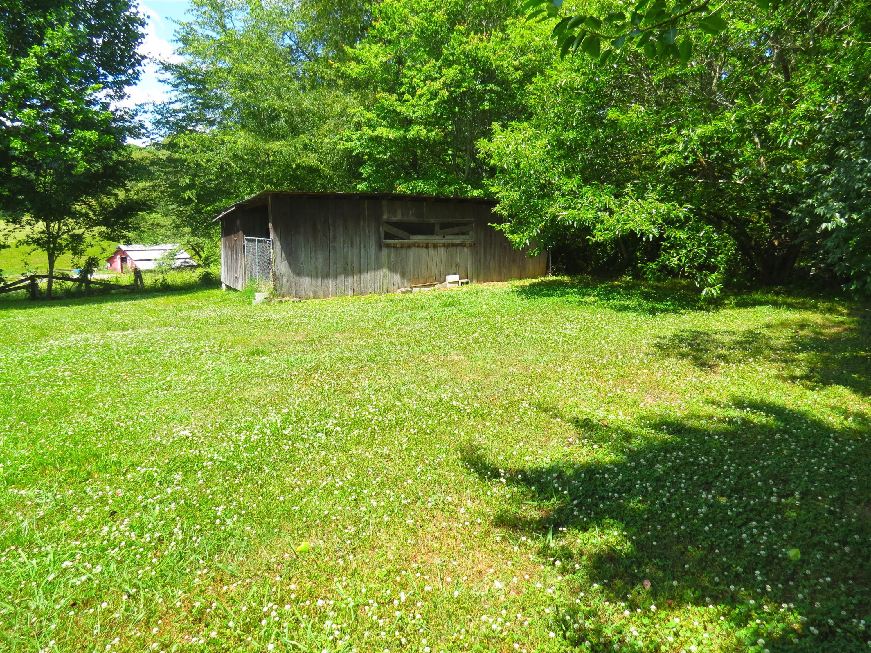 199 Long Hollow Road Clinton, TN 37716 - Photo 7 of 34 E5CA3839-500F-4F49-A90B-DBF5813B3BF5