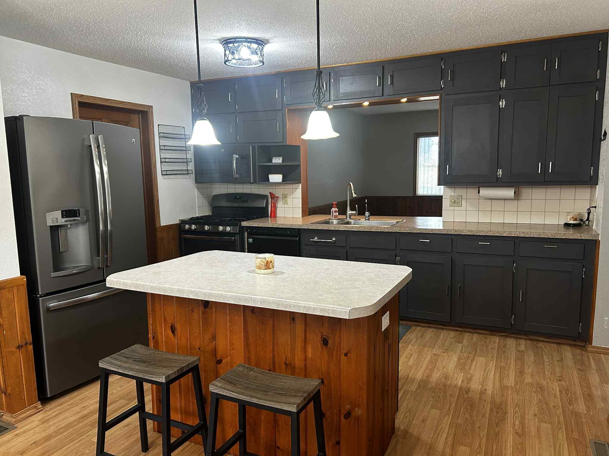 4058 75th Avenue Southwest Montevideo, MN 56265 - Photo 2 of 16