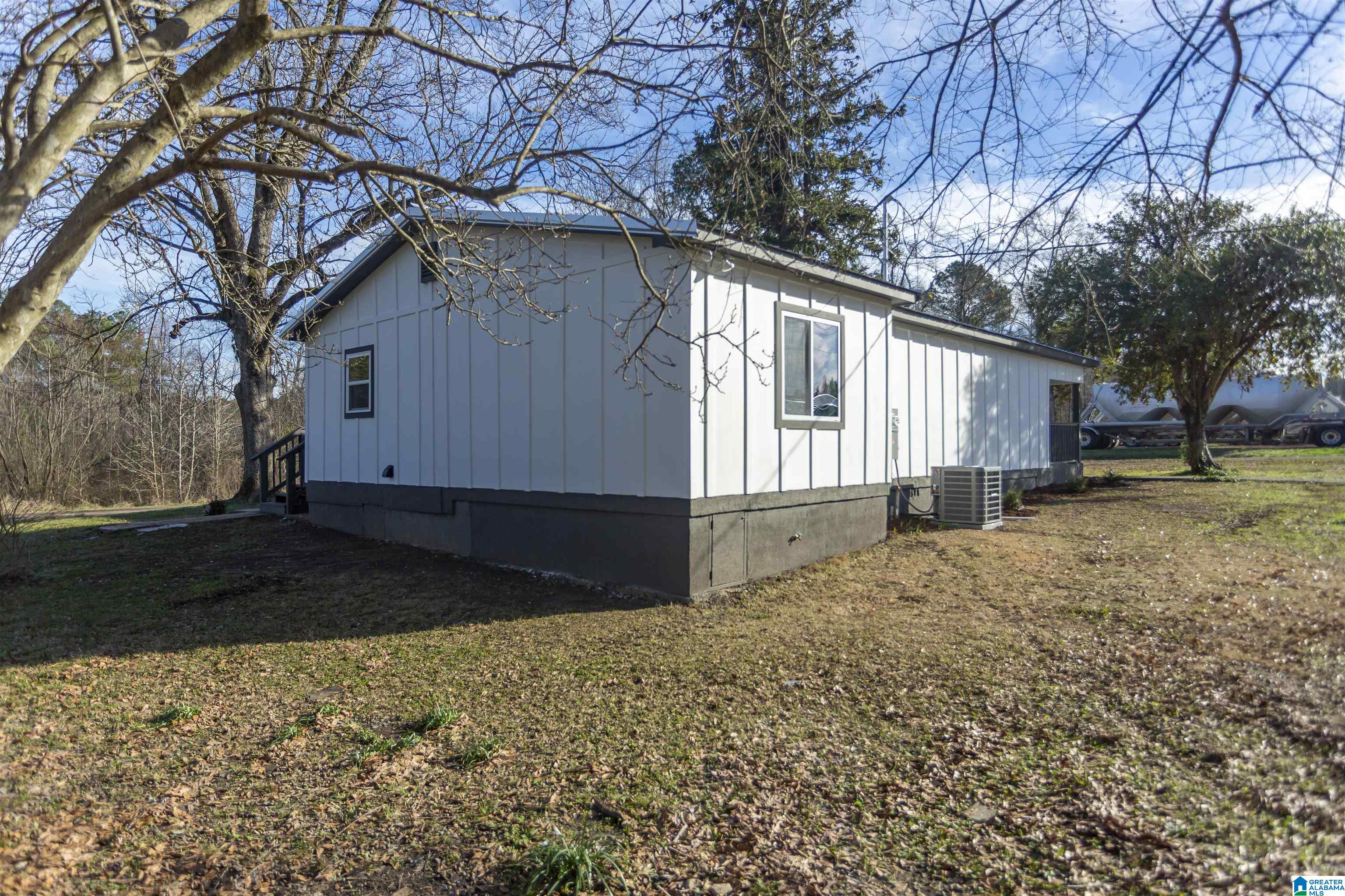 447 Cannie Phillips Road Sumiton, AL 35148 - Photo 8 of 40