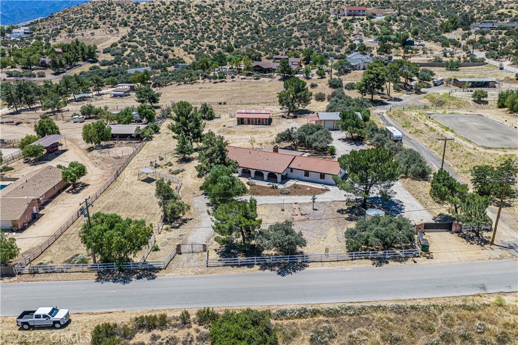 11820 Darling Road Agua Dulce, CA 91390 - Photo 38 of 47