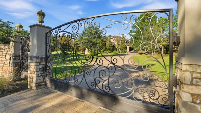 $6,500,000 | 7918 Red Bay Circle, Magnolia, TX 77354