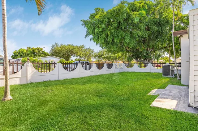 $819,900 | 2901 Southwest 92nd Avenue, Miami, FL 33165