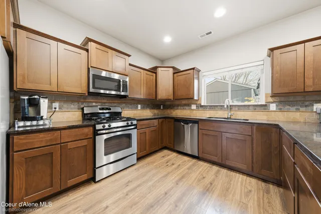 $715,000 | 3250 North Durrow Loop, Post Falls, ID 83854