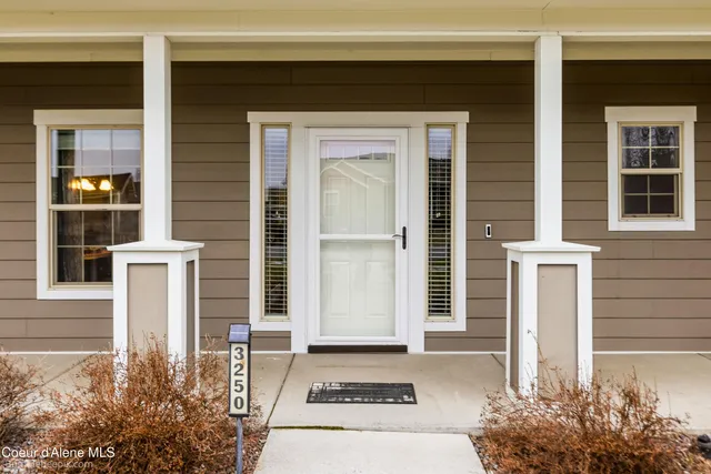 $715,000 | 3250 North Durrow Loop, Post Falls, ID 83854