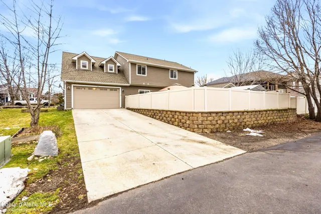 $715,000 | 3250 North Durrow Loop, Post Falls, ID 83854