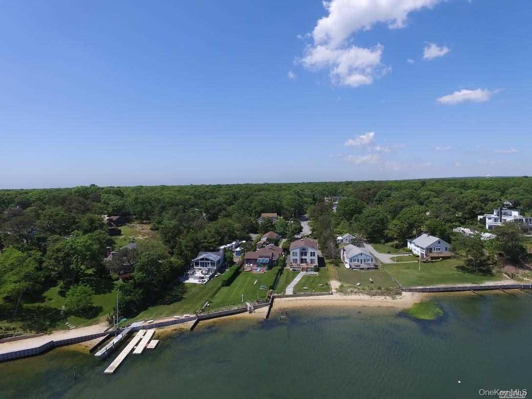 2 Sun Court Hampton Bays, NY 11946 - Photo 5 of 35 a view of a city