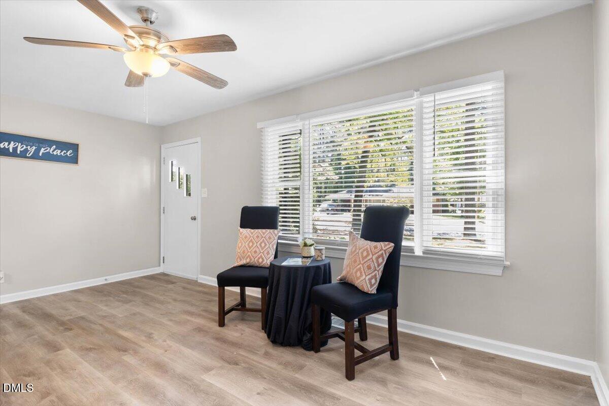 222 Briarcliff Road Rocky Mount, NC 27804 - Photo 6 of 27 Living Room