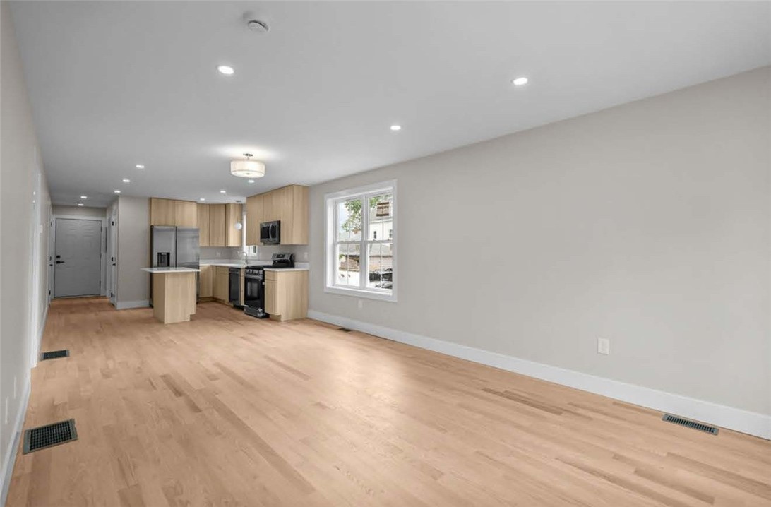 137 Stanwood Street Providence, RI 02907 - Photo 5 of 18