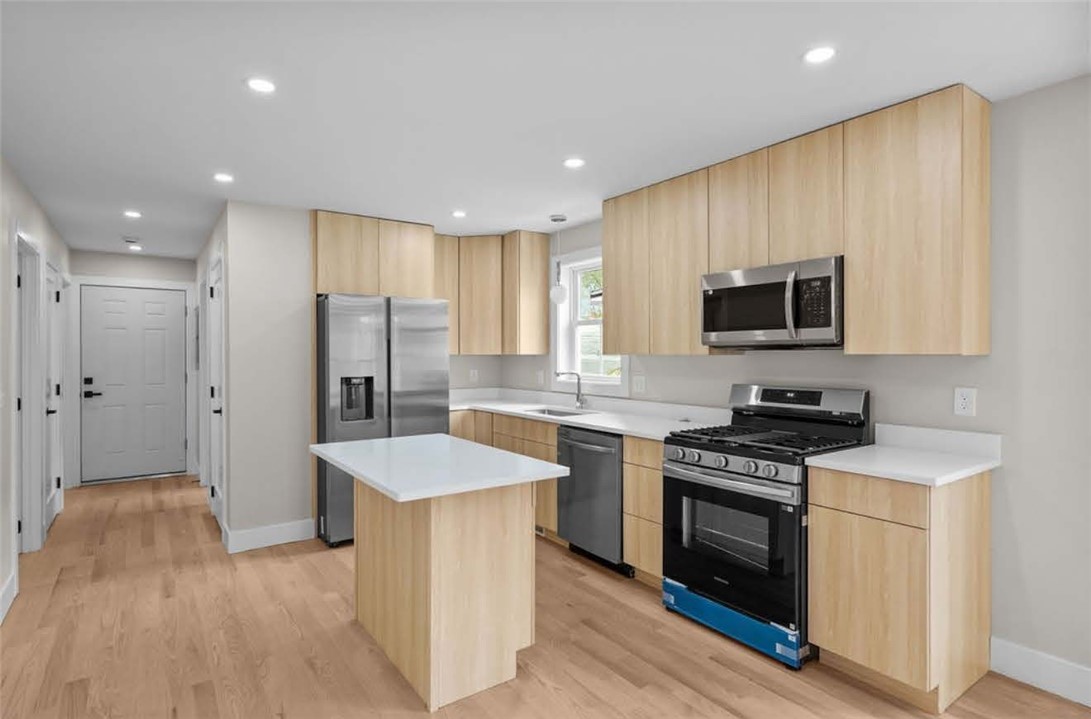 137 Stanwood Street Providence, RI 02907 - Photo 8 of 18