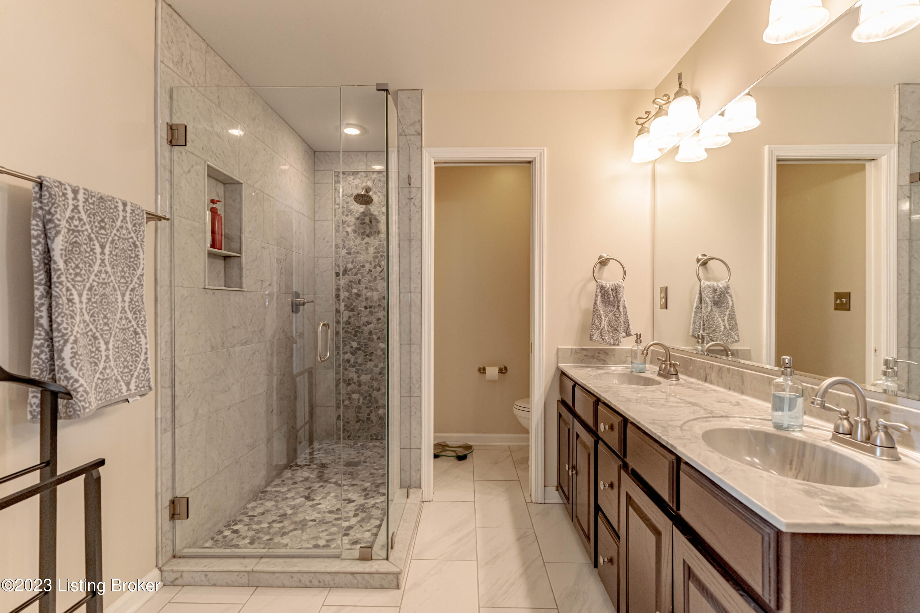 5116 Fox Run Road Buckner, KY 40010 - Photo 29 of 62 DSC06656