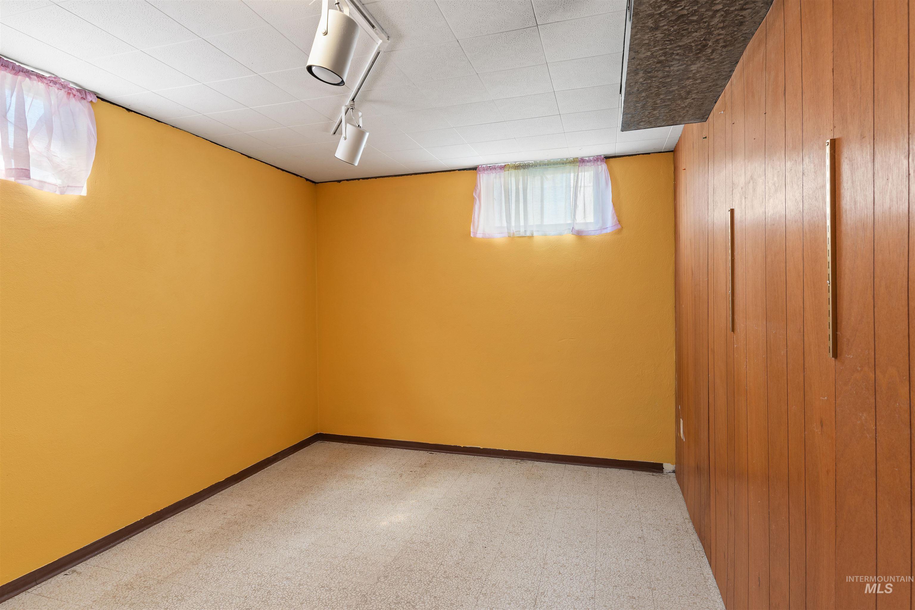 1148 Webster Street Clarkston, WA 99403 - Photo 8 of 29 Basement bonus room.