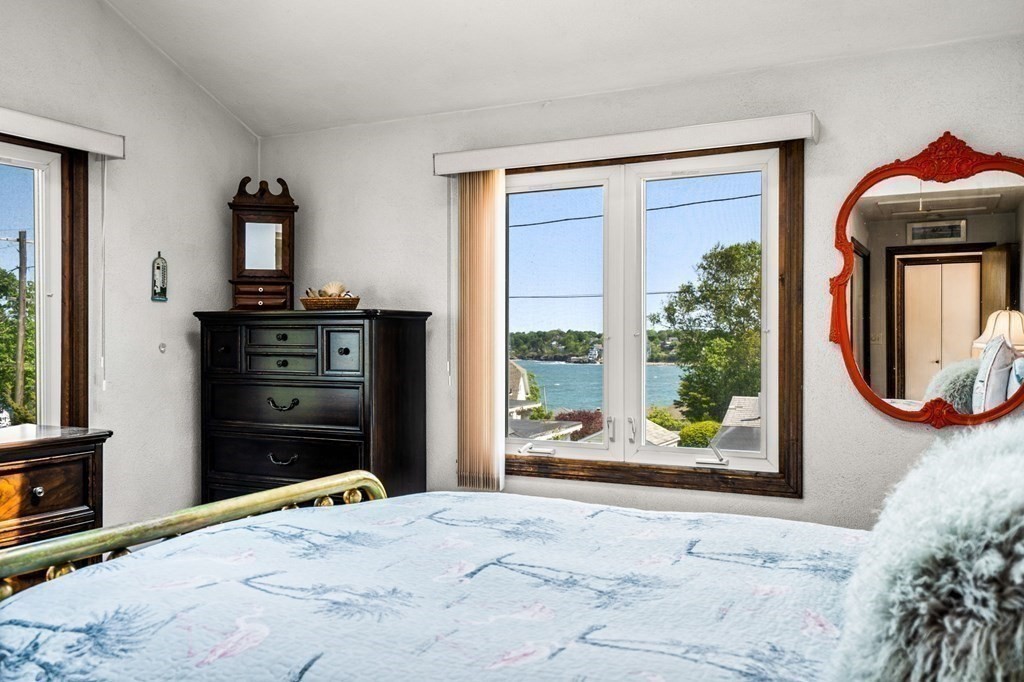 17 Simmons Road Nahant, MA 01908 - Photo 4 of 33 Gallery Image 4