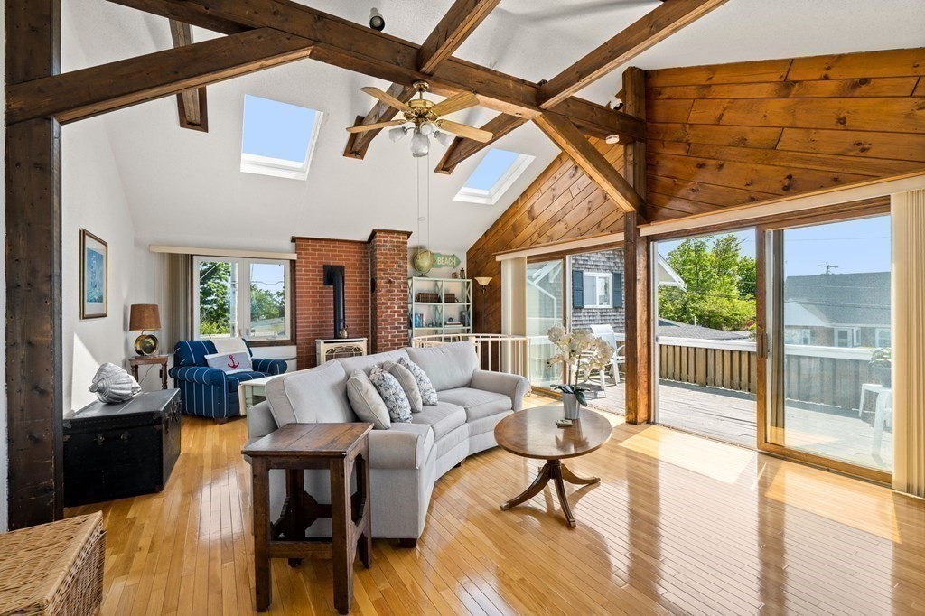 17 Simmons Road Nahant, MA 01908 - Photo 5 of 33 Gallery Image 5