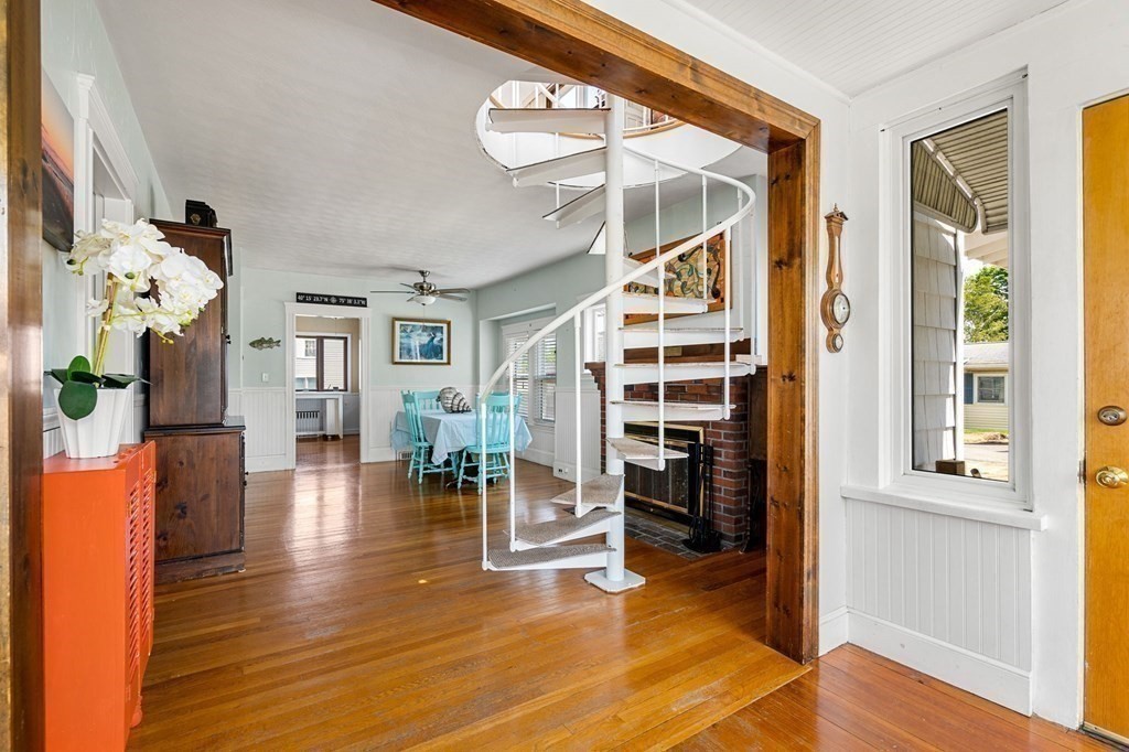 17 Simmons Road Nahant, MA 01908 - Photo 10 of 33 Gallery Image 10