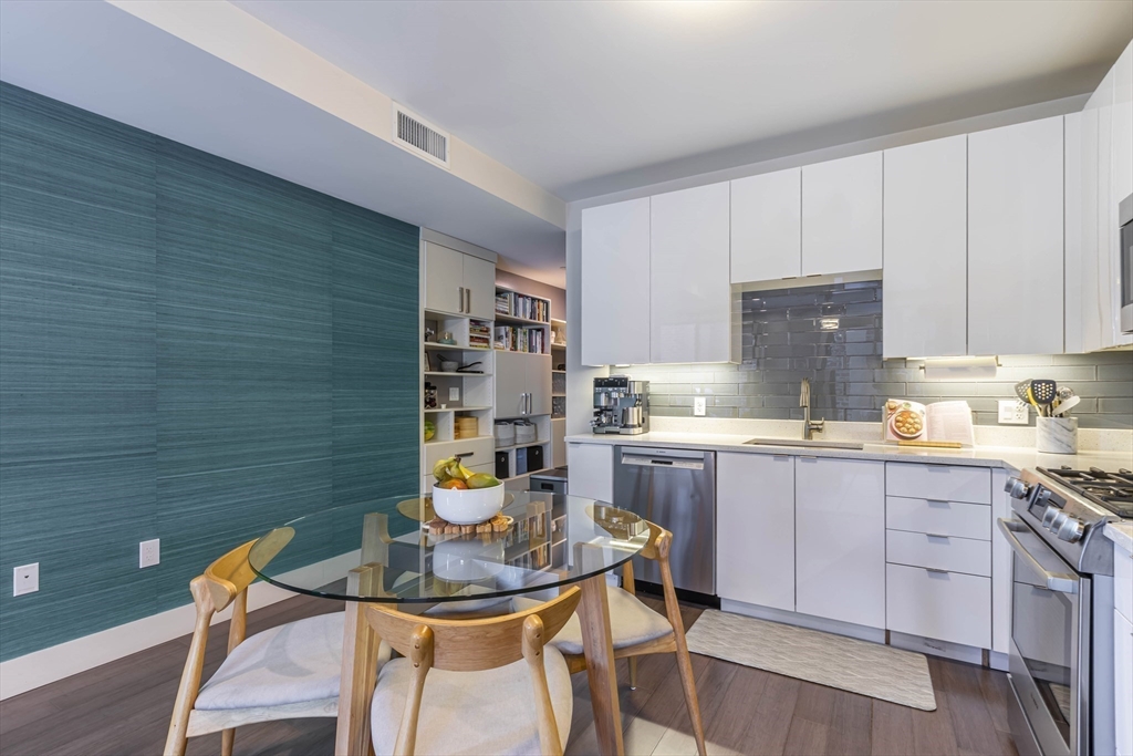 121 Portland Street, Unit 803 Boston, MA 02114 - Photo 9 of 30