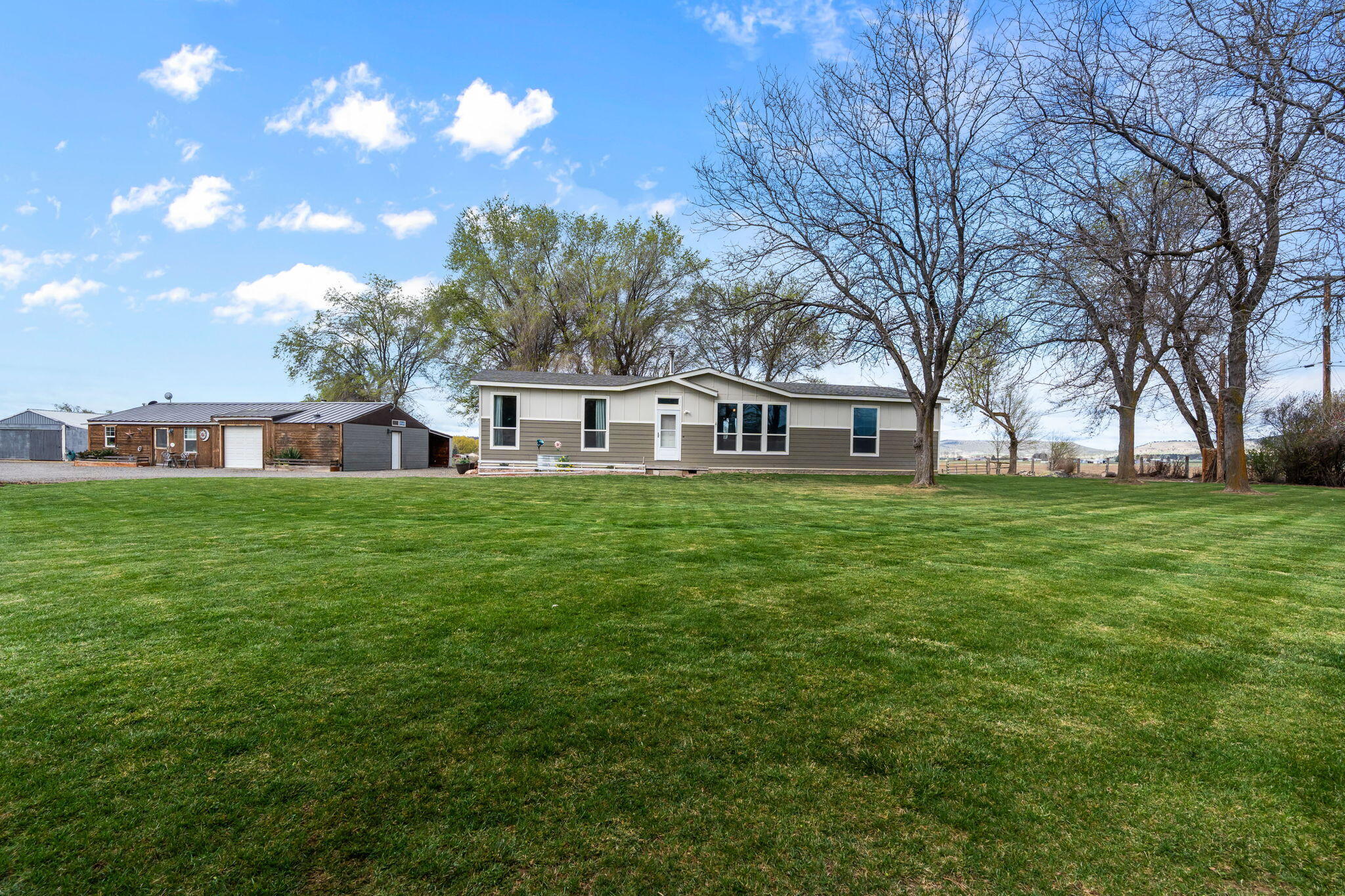 7651 Edwards Road Prineville, OR 97754 - Photo 2 of 54 2026_04_02_7651_NE_Edwards_Rd_Pv-6