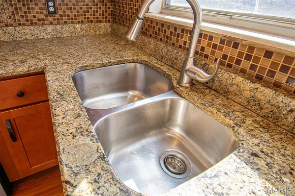 $215,000 | 689 Boca Raton Drive, Unit B, St. Peters, MO 63376