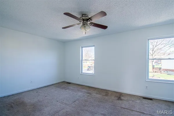 $215,000 | 689 Boca Raton Drive, Unit B, St. Peters, MO 63376