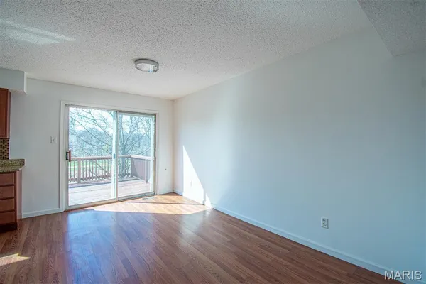 $215,000 | 689 Boca Raton Drive, Unit B, St. Peters, MO 63376