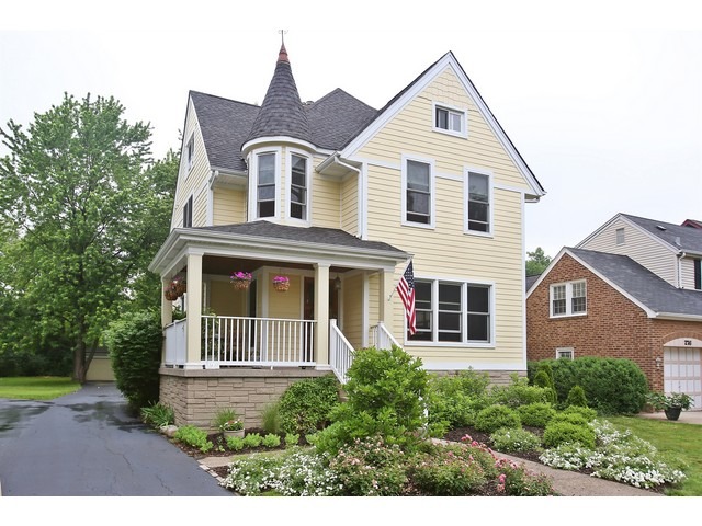272 Shenstone Road Riverside, IL 60546 - Photo 1 of 25