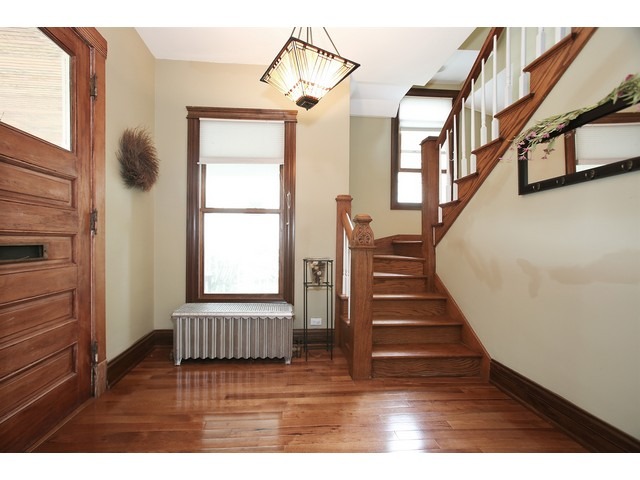 272 Shenstone Road Riverside, IL 60546 - Photo 2 of 25