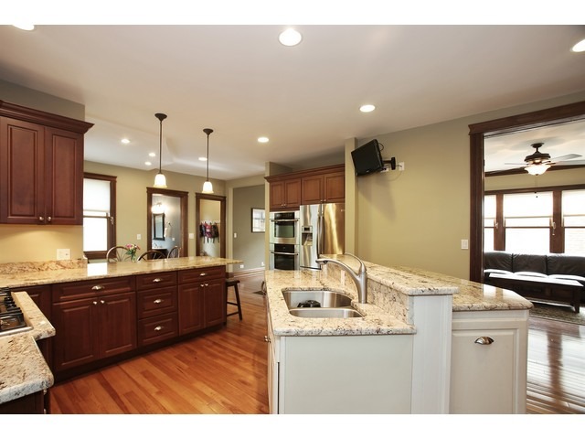 272 Shenstone Road Riverside, IL 60546 - Photo 7 of 25
