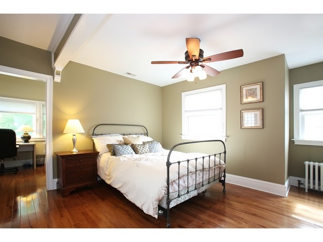 272 Shenstone Road Riverside, IL 60546 - Photo 10 of 25