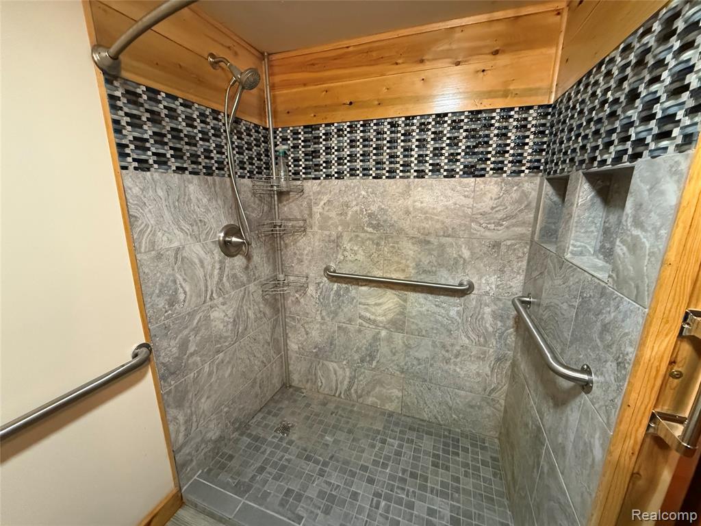 4126 Montgomery Road Marlette, MI 48453 - Photo 9 of 13