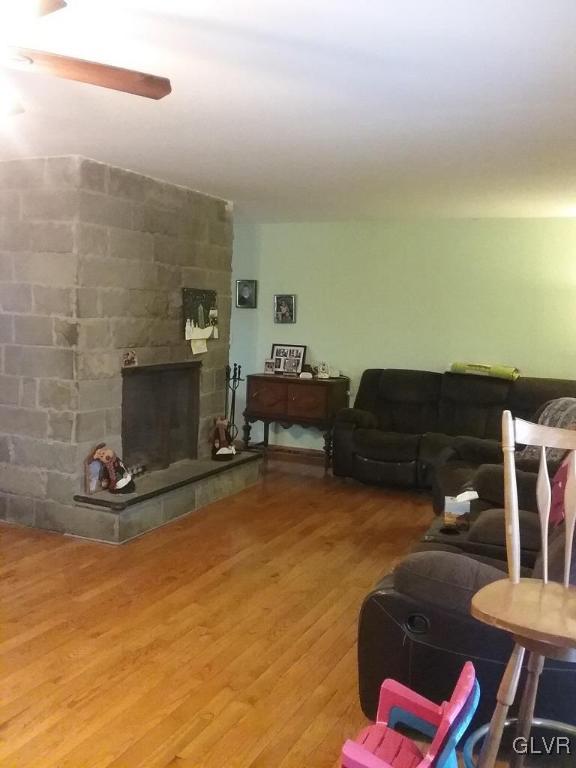 135 Longley Road Nazareth, PA 18064 - Photo 11 of 35 a living room with furniture