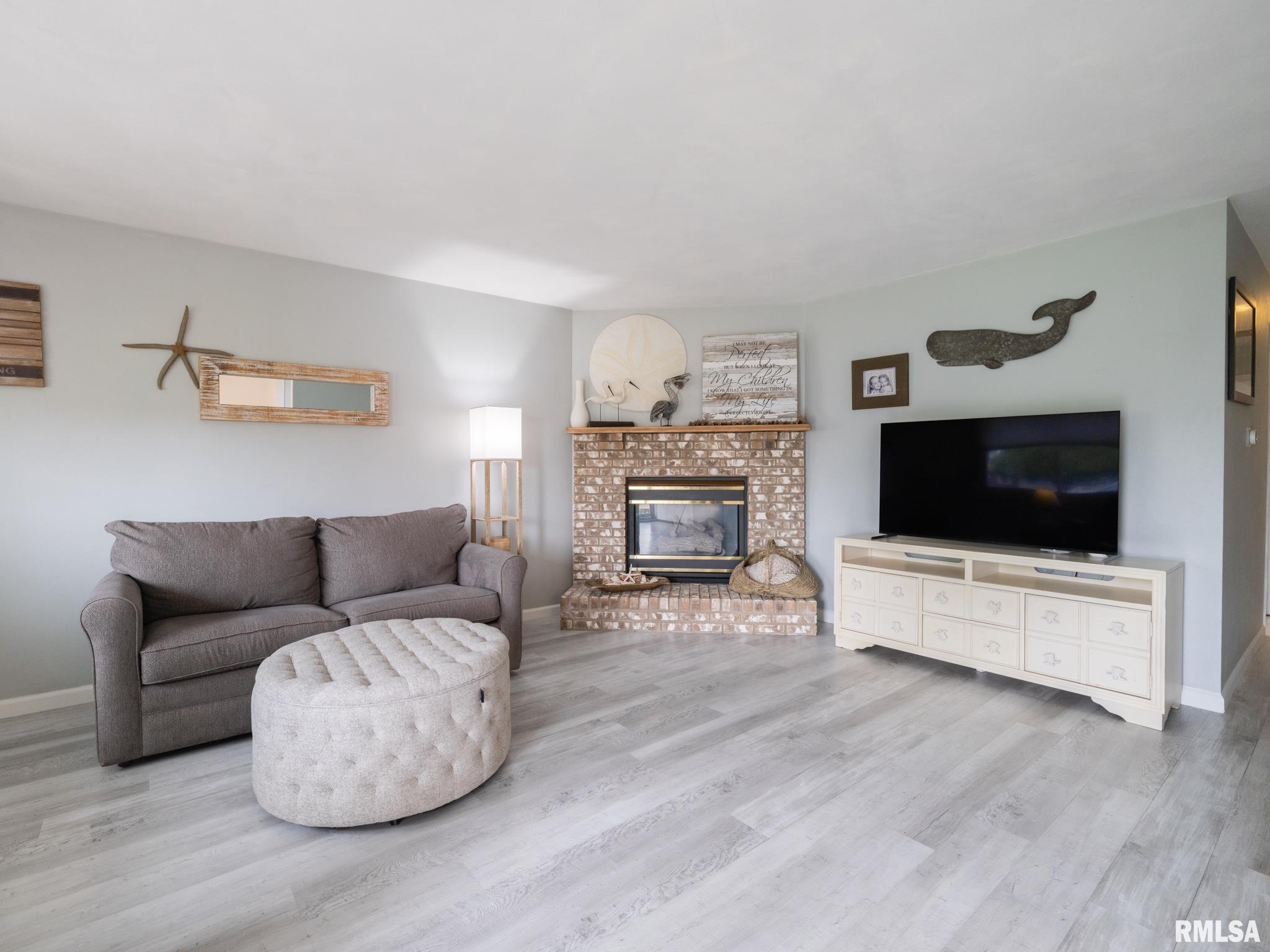3819 South Paramount Road Bartonville, IL 61607 - Photo 4 of 50