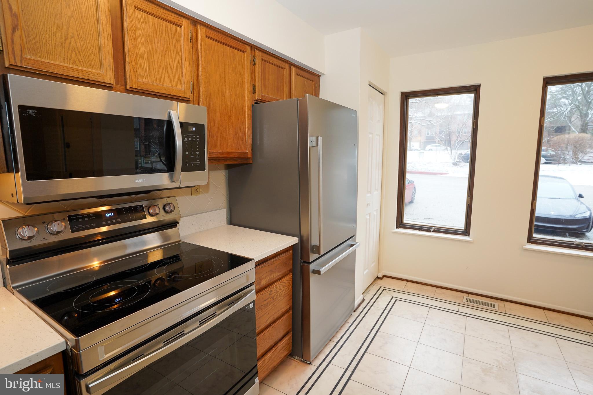 9453 Clocktower Lane Columbia, MD 21046 - Photo 11 of 49 Kitchen