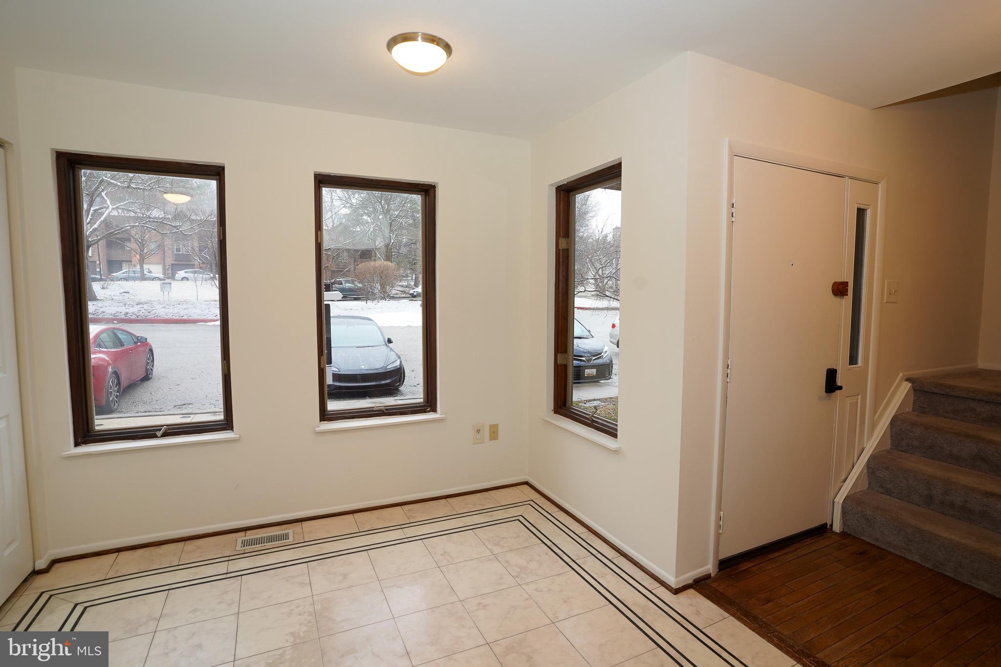 9453 Clocktower Lane Columbia, MD 21046 - Photo 14 of 49 Kitchen