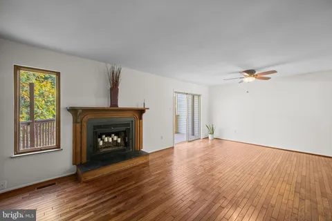 $435,000 | 9453 Clocktower Lane, Columbia, MD 21046