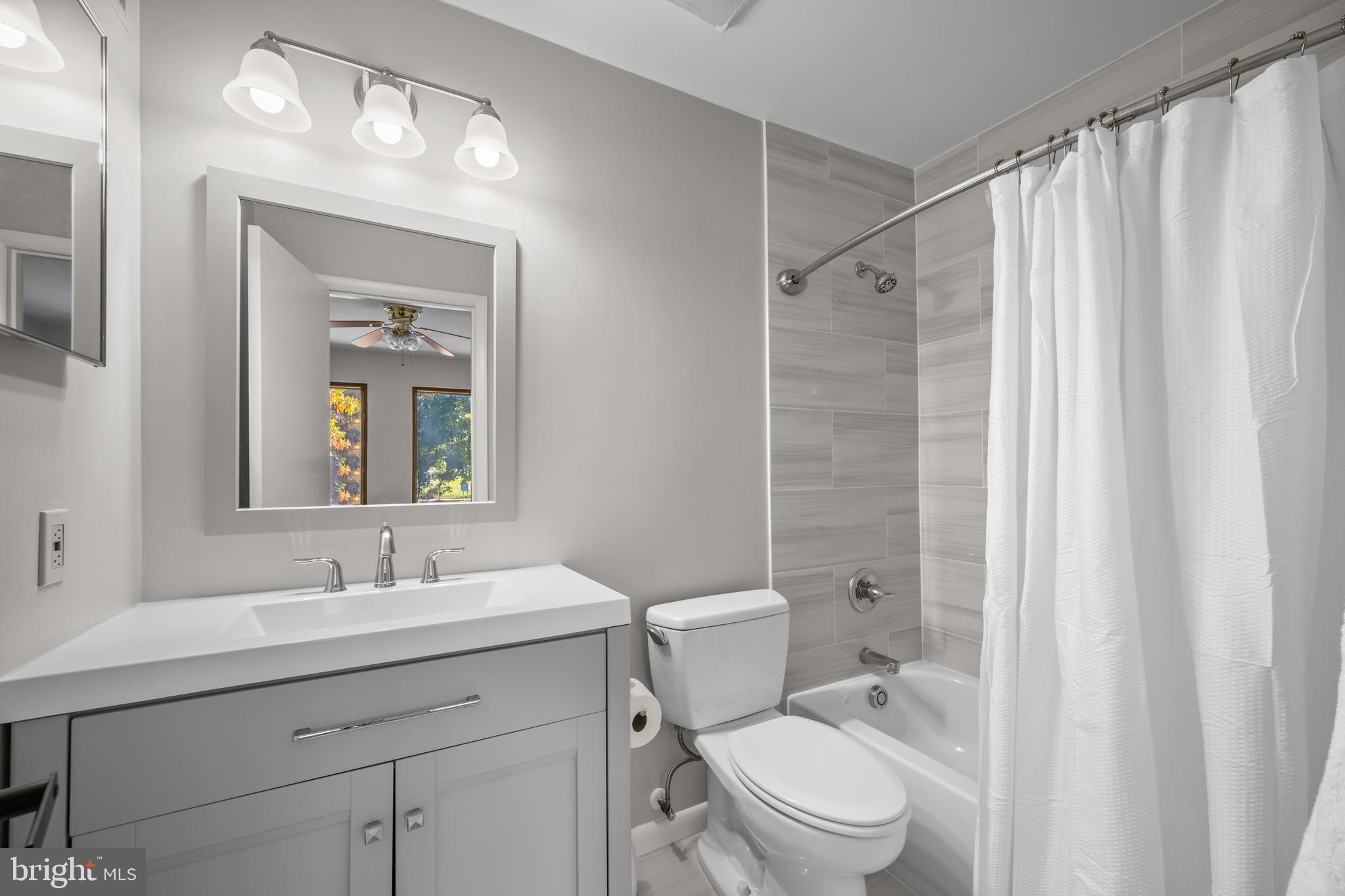 9453 Clocktower Lane Columbia, MD 21046 - Photo 24 of 49 Primary Bath