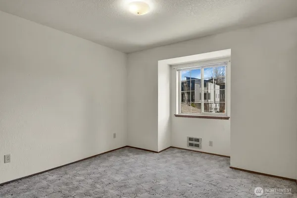 $899,990 | 14916 48th Avenue West, Edmonds, WA 98026
