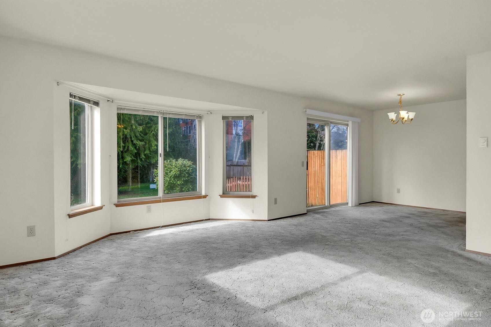 14916 48th Avenue West Edmonds, WA 98026 - Photo 5 of 24