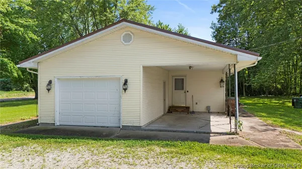 $219,900 | 6296 South County Road 1025 East, Crothersville, IN 47229