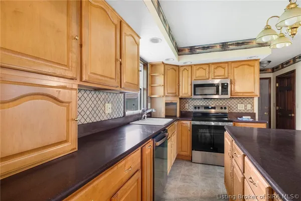 $219,900 | 6296 South County Road 1025 East, Crothersville, IN 47229