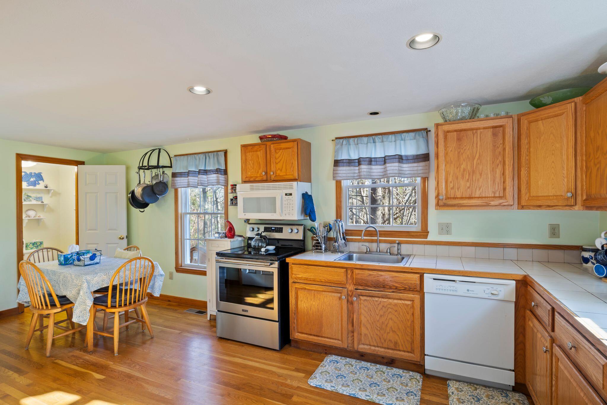 16 Passaic Road York, ME 03902 - Photo 11 of 47 16_Passaic_Rd_09