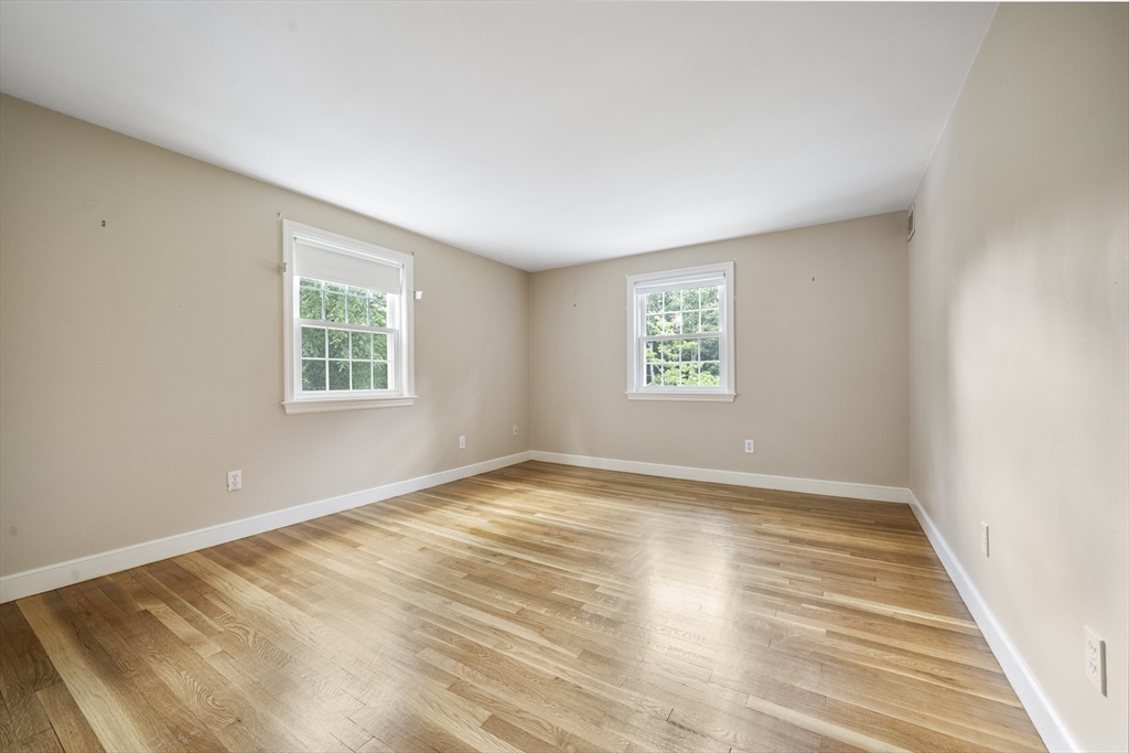 131 Montvale Road Weston, MA 02493 - Photo 11 of 38