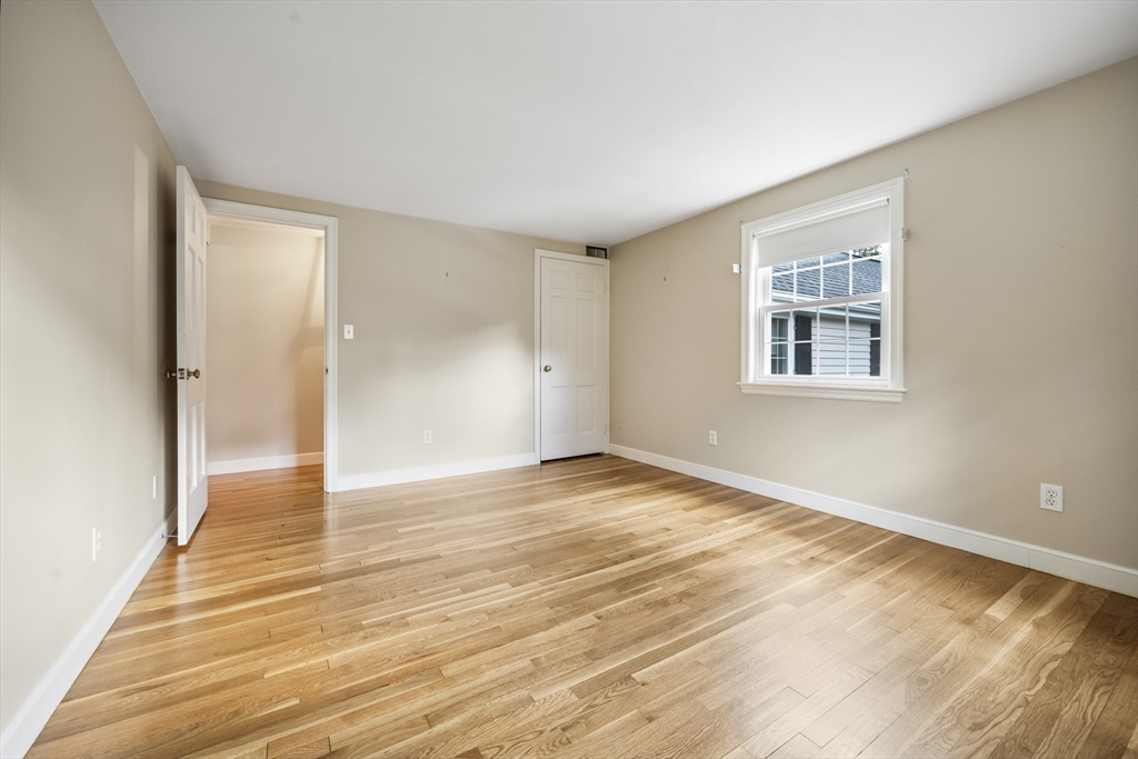 131 Montvale Road Weston, MA 02493 - Photo 12 of 38