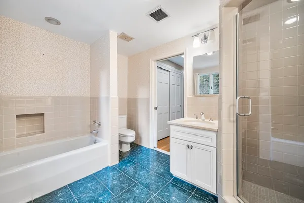 $10,000 | 131 Montvale Road, Weston, MA 02493