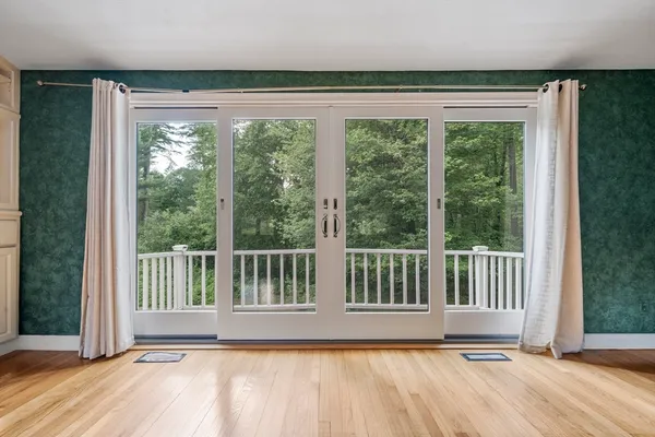 $10,000 | 131 Montvale Road, Weston, MA 02493
