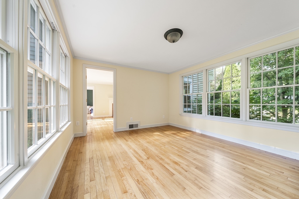 131 Montvale Road Weston, MA 02493 - Photo 24 of 38