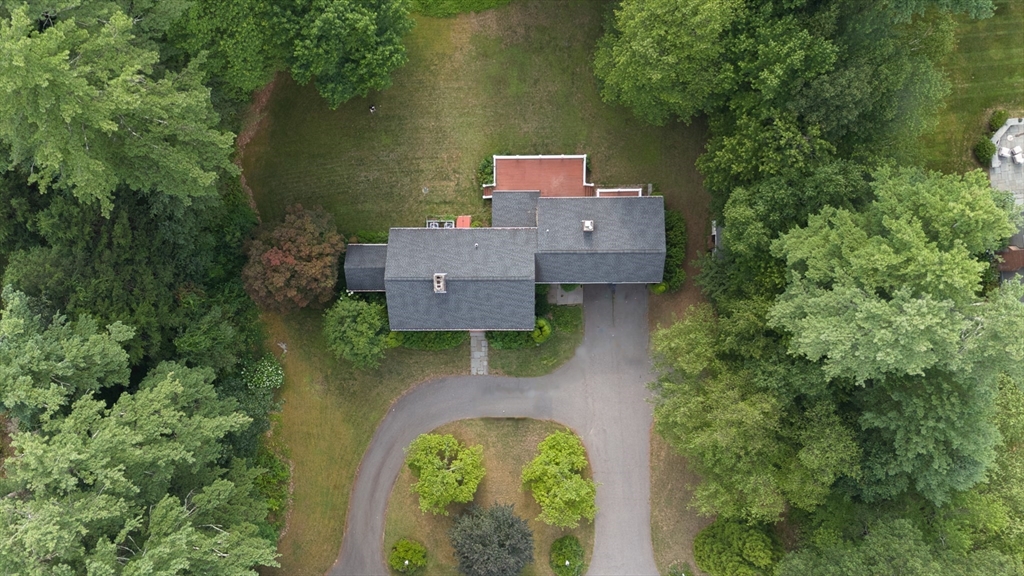 131 Montvale Road Weston, MA 02493 - Photo 3 of 38